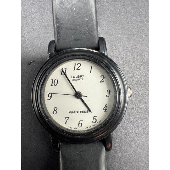 CASIO LQ-139 Classic Women’s Quartz Wristwatch White Dial Black Band 23.4mm - Picture 1 of 7